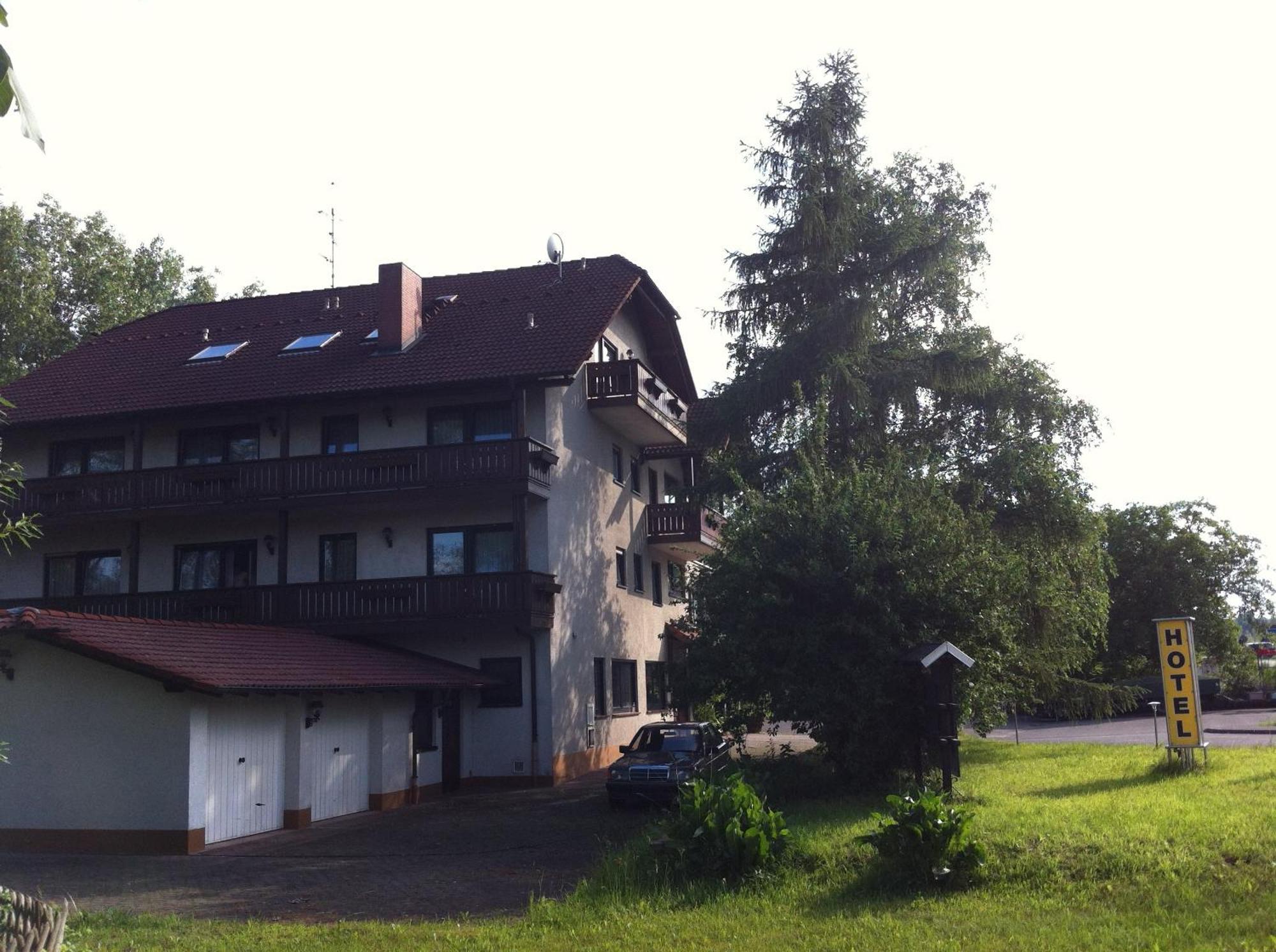 Hotel Bacchusstube Garni Goldbach  エクステリア 写真