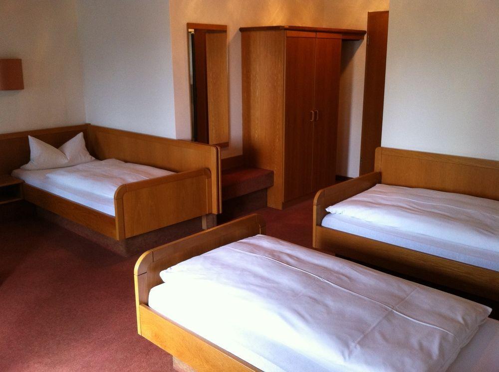 Hotel Bacchusstube Garni Goldbach  エクステリア 写真