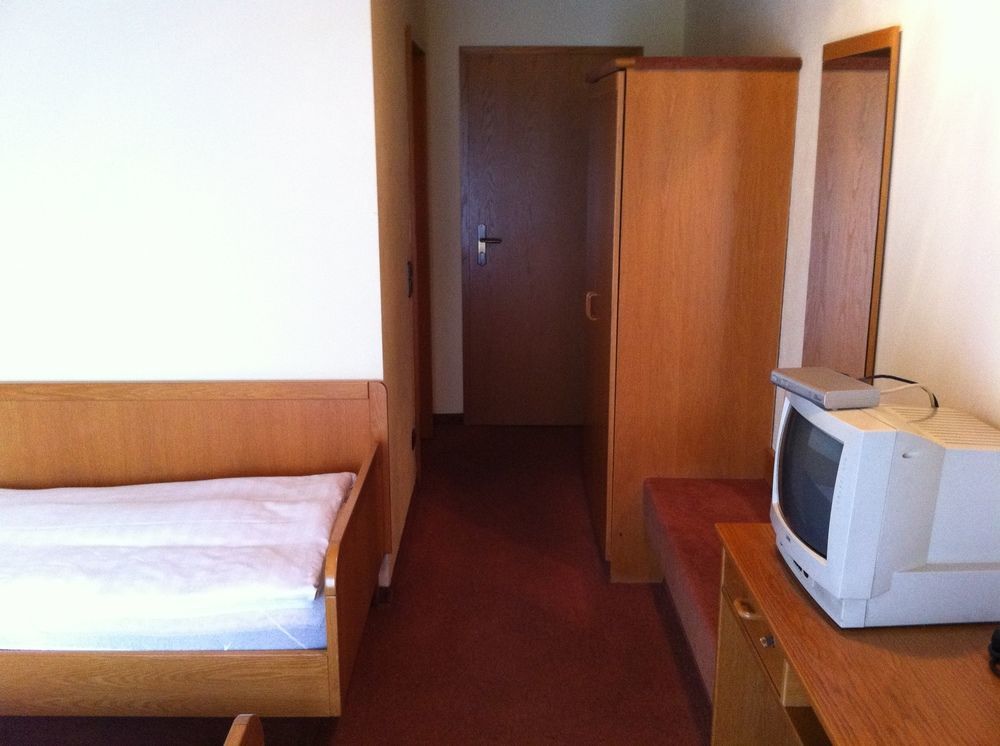 Hotel Bacchusstube Garni Goldbach  エクステリア 写真